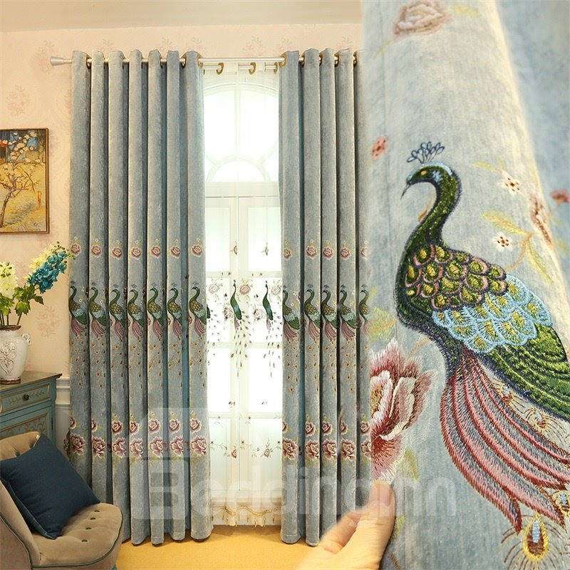 Cortina de sala de estar personalizada con 2 paneles de pavos reales bordados en verde claro creativo (144W*96"L)